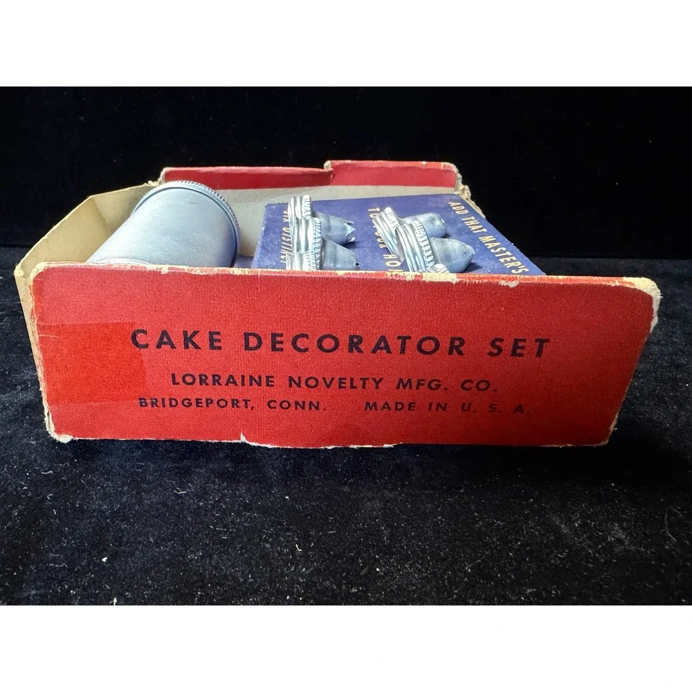 Vintage Lorraine Aluminum Decorator Cake Decorating Set-6 Tips, Original Box
